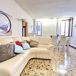 https://venice-life.hotelinveneto.com